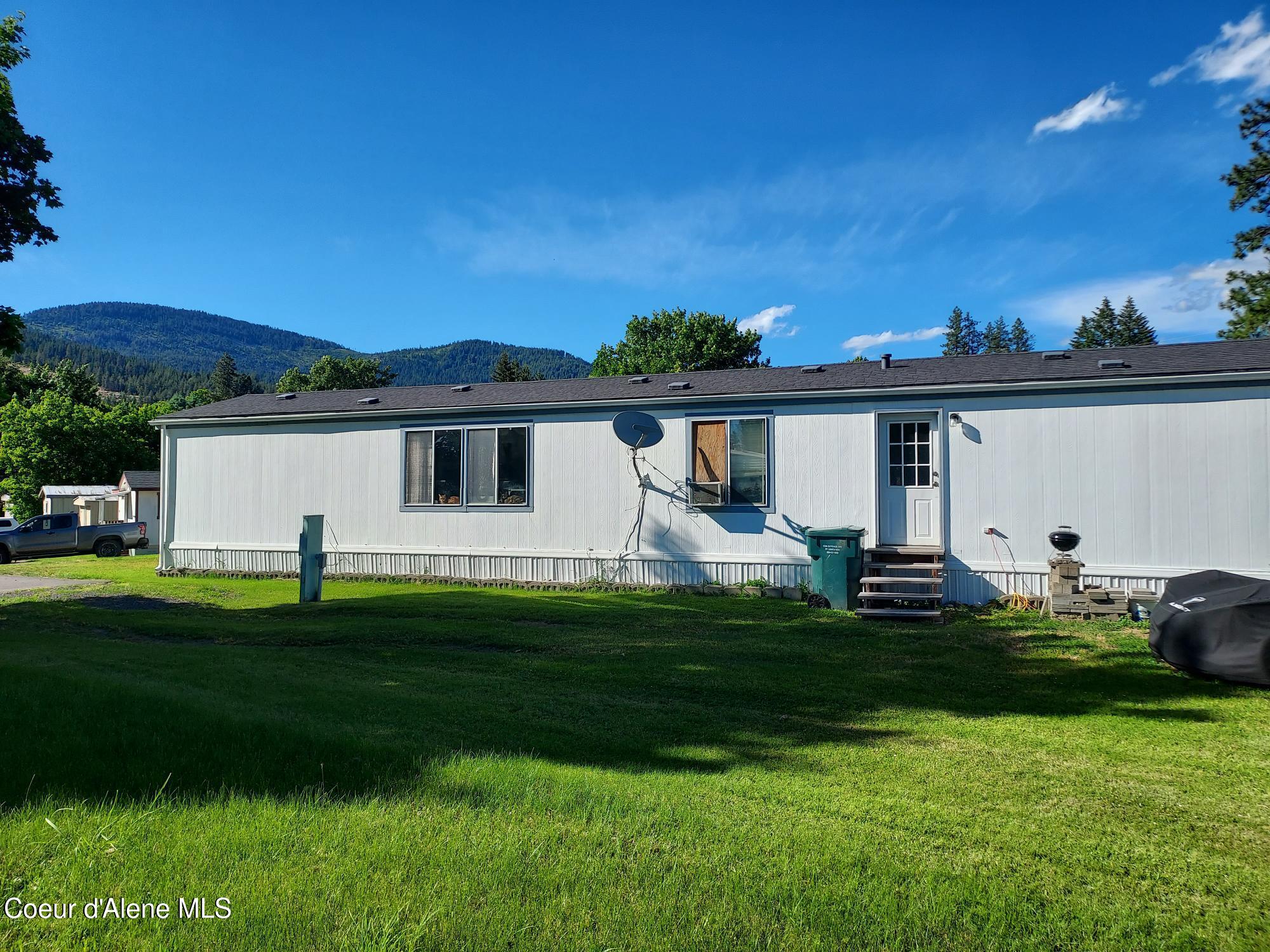 8270 West Meadow Brook Circle Rathdrum, ID 83858 - Photo 1 of 17 Beautiful Views