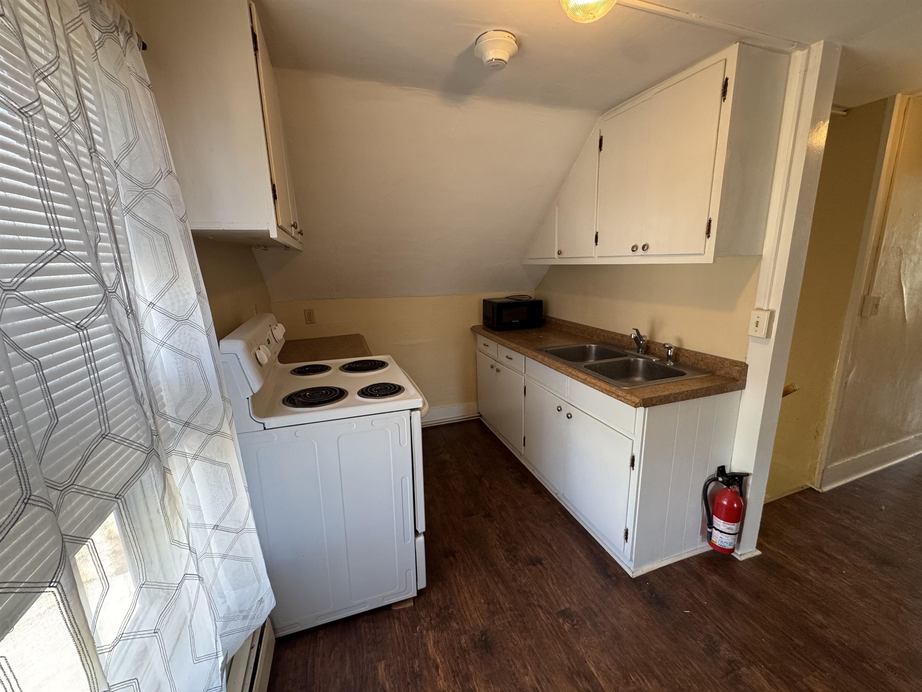 154 Washington Street, Unit 3 Keene, NH 03431 - Photo 7 of 12