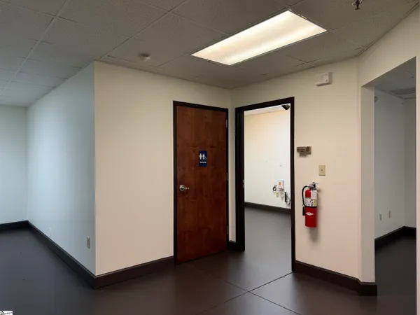 $1,400 | 1322 East Washington Street, Greenville, SC 29607