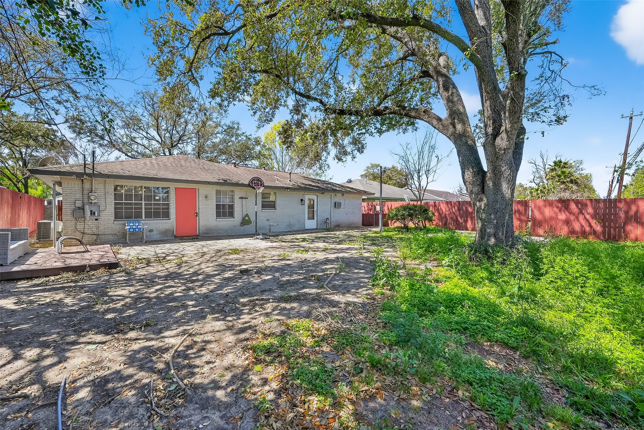 12211 Chimney Rock Road Houston, TX 77035 - Photo 24 of 27 a front view of house with garden