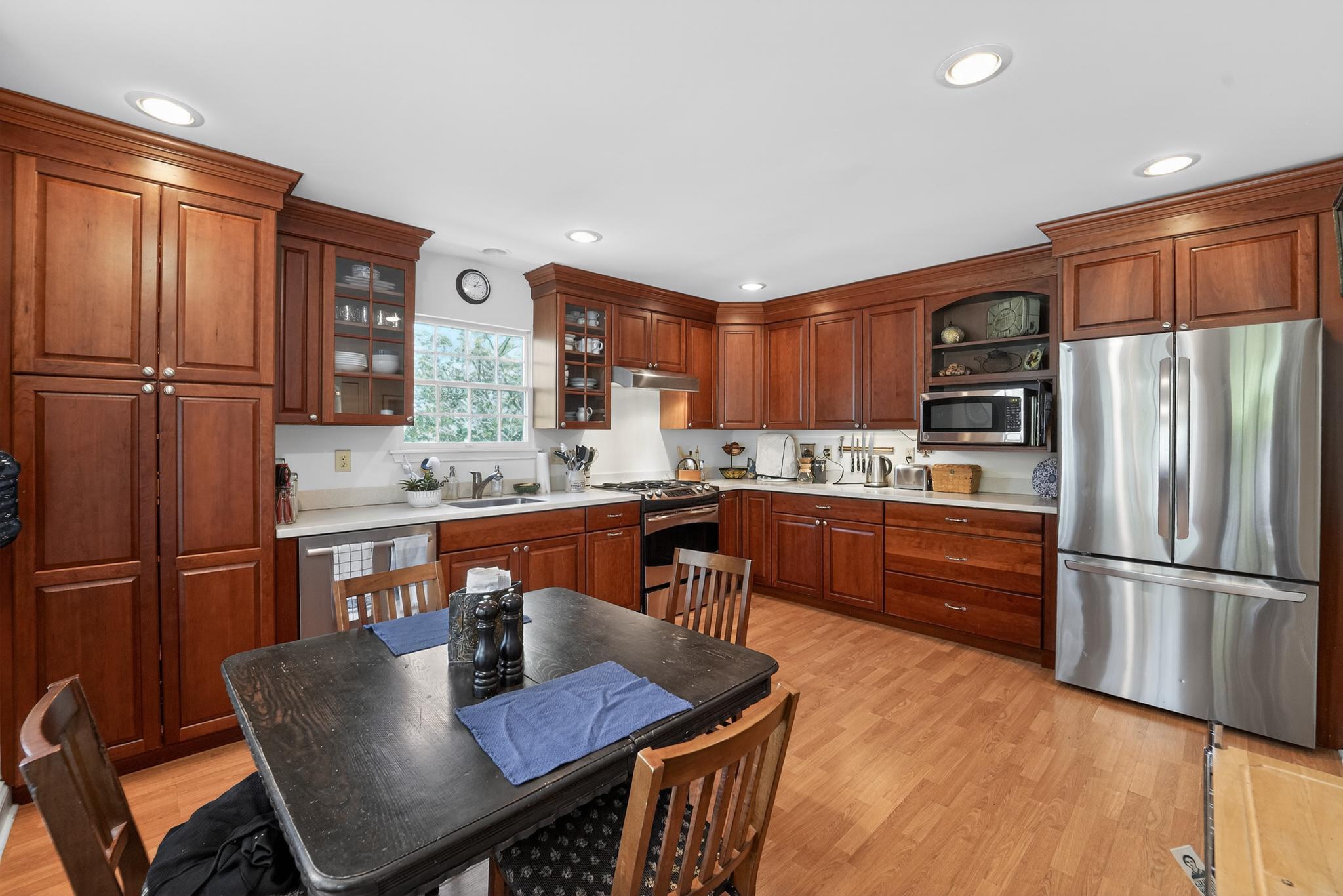 6 Hedge Row Road Princeton, NJ 08540 - Photo 14 of 32 Eat-in Kitchen