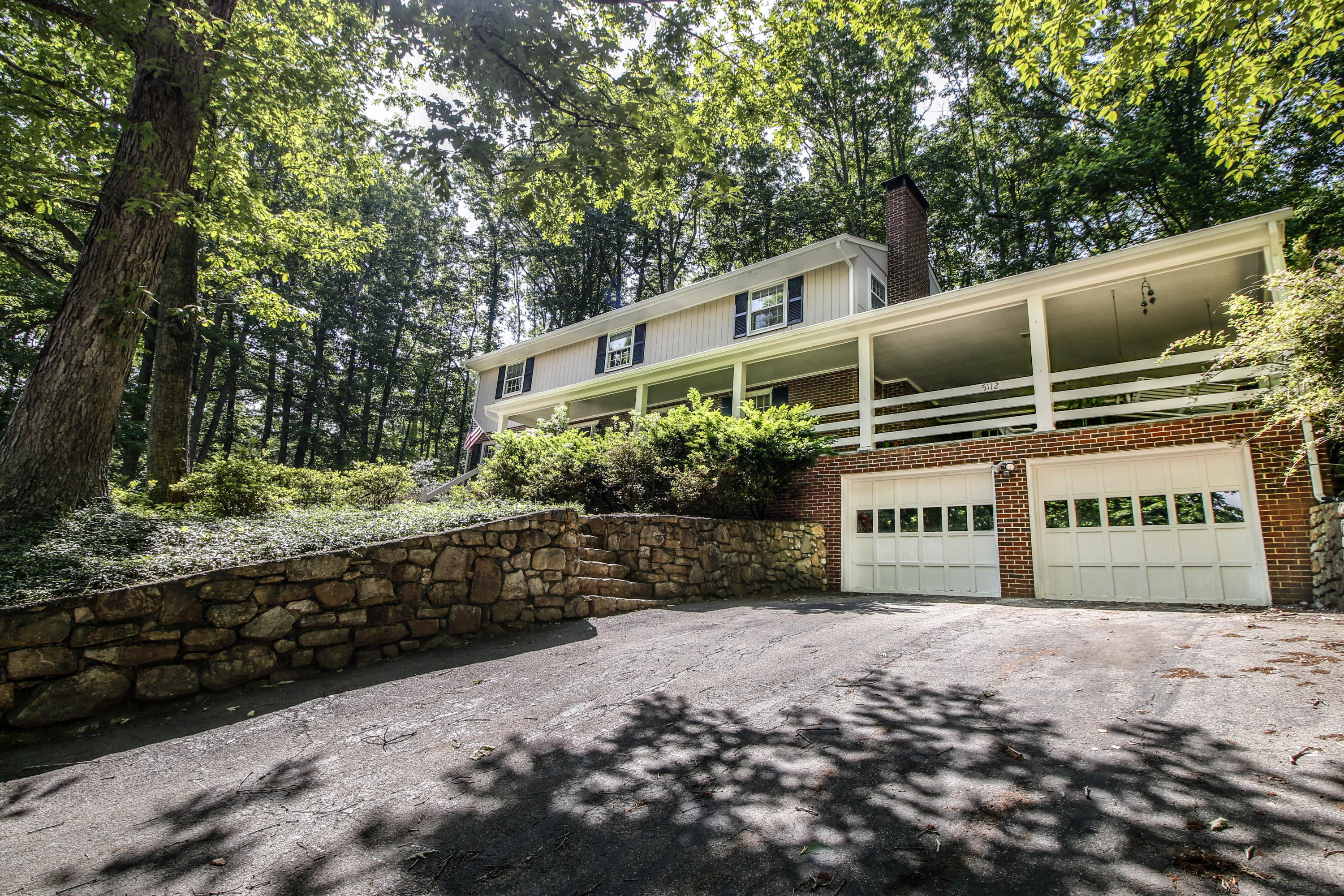 5112 Red Stag Road Roanoke, VA 24018 - Photo 2 of 49 _MG_2826_27_28_29_30