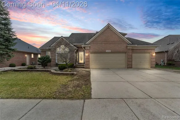 $489,900 | 21266 Summerfield Drive, Macomb, MI 48044