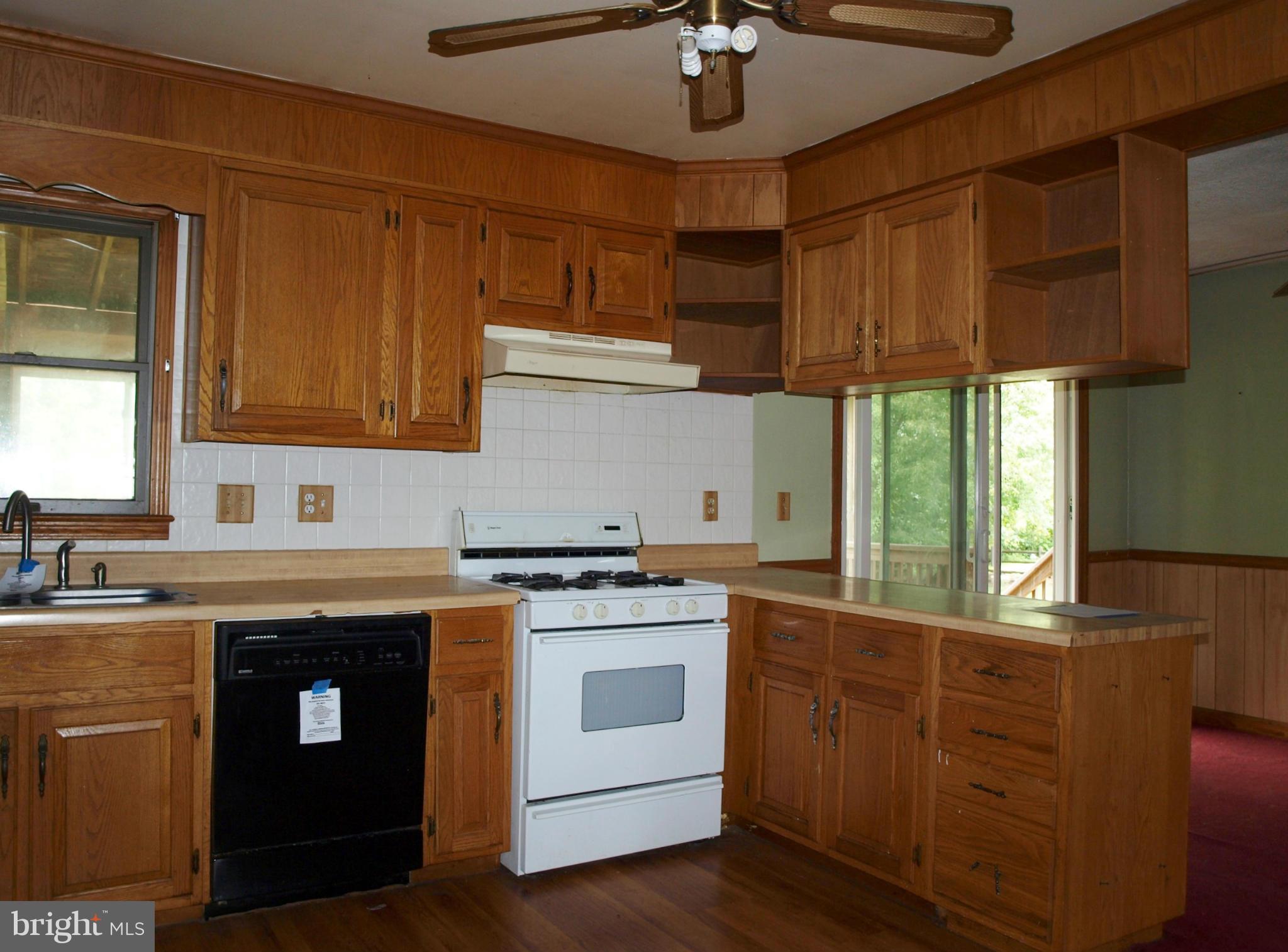 8415 Berkfield Road Baltimore, MD 21237 - Photo 9 of 25 Kitchen