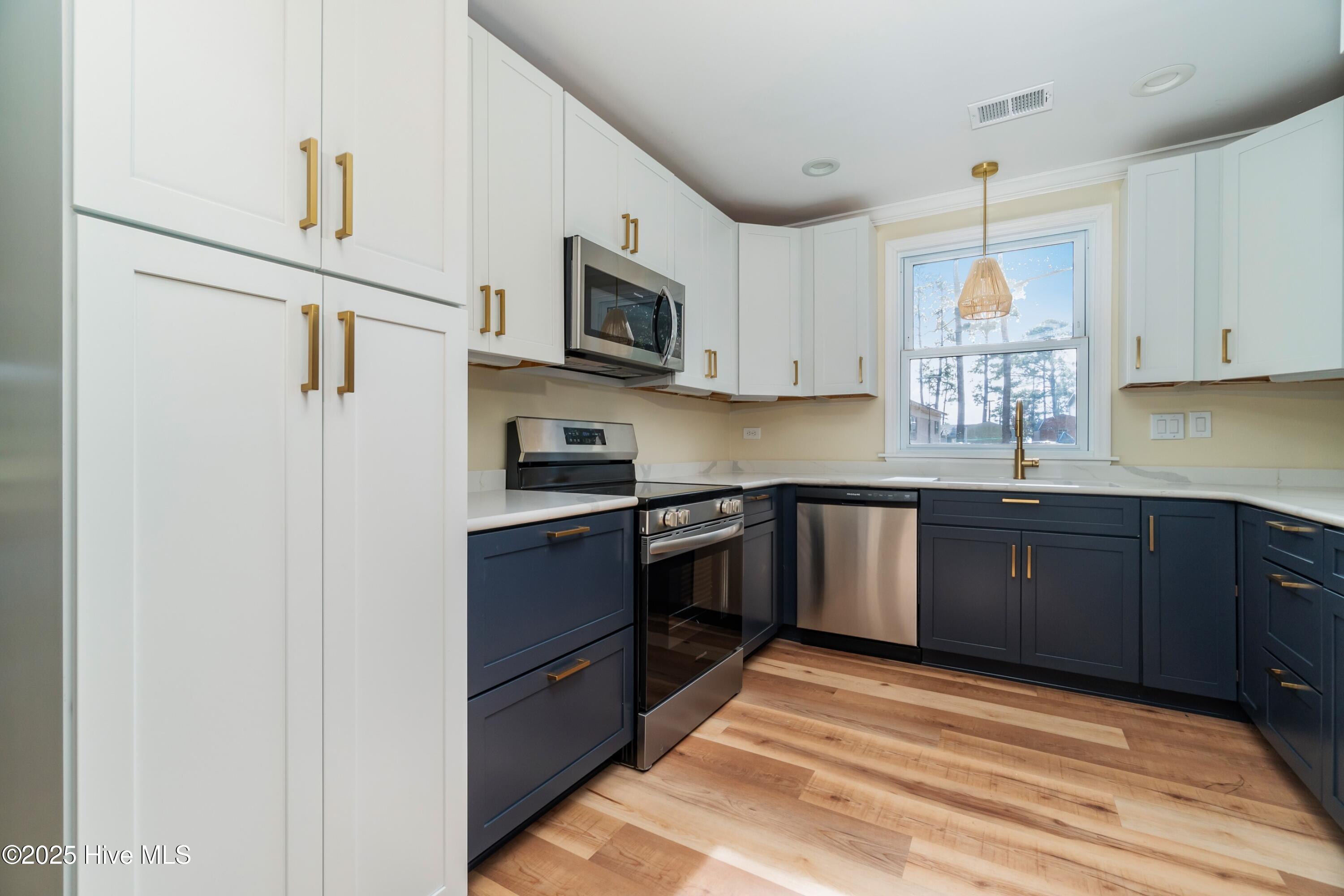 59 Neuse Hill Road Arapahoe, NC 28510 - Photo 16 of 35 016_Kitchen