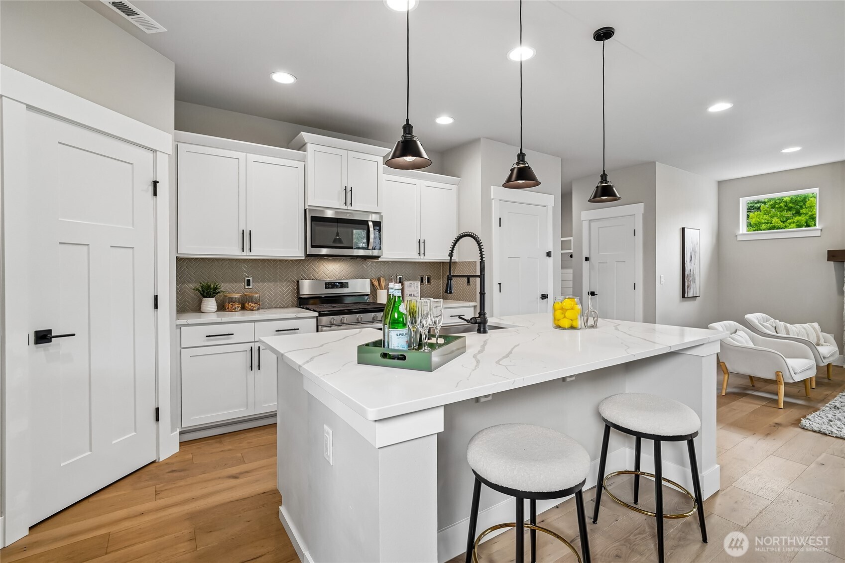 19395 139th Place Southeast Renton, WA 98058 - Photo 12 of 38
