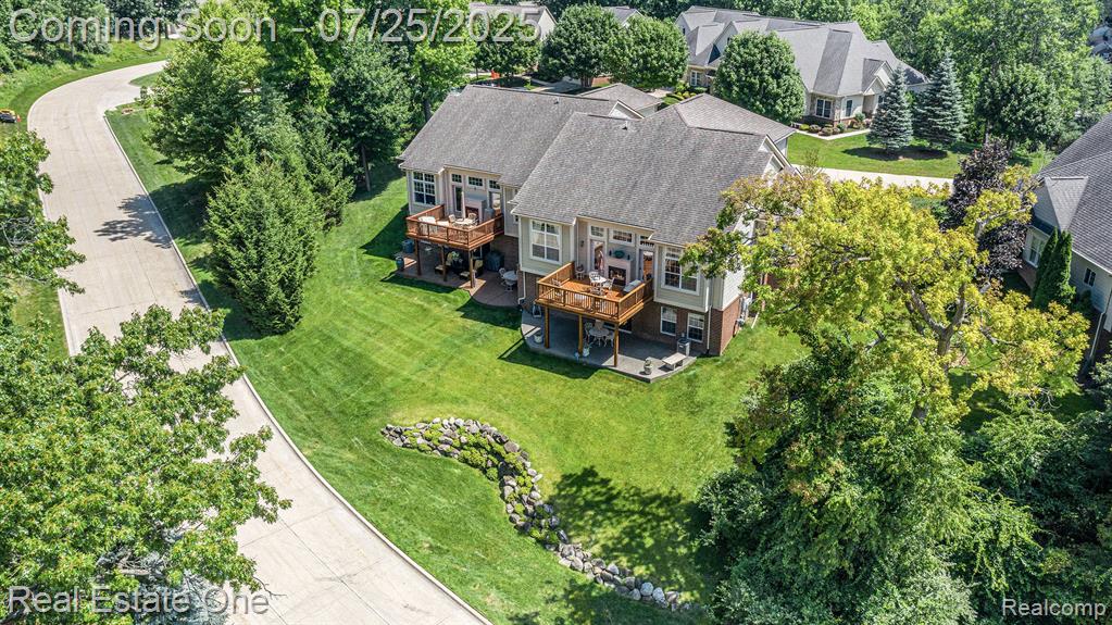 636 Mountain Circle Rochester Hills, MI 48306 - Photo 2 of 23