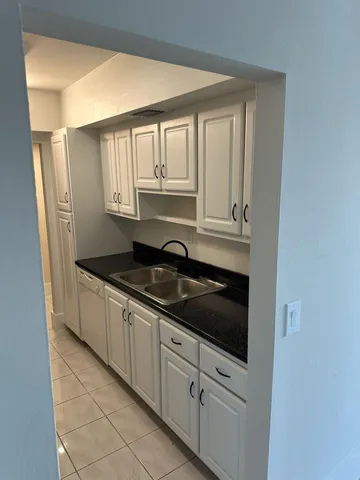 $2,200 | 1601 South Flagler Drive, Unit 301O, West Palm Beach, FL 33401