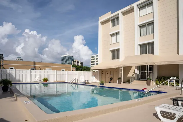 $2,200 | 1601 South Flagler Drive, Unit 301O, West Palm Beach, FL 33401