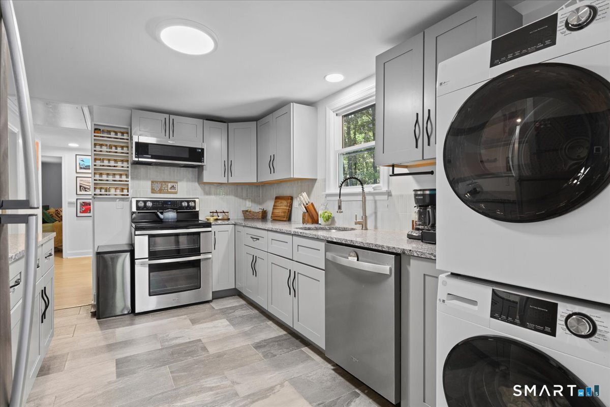 562 Branchville Road Ridgefield, CT 06877 - Photo 12 of 21 Gallery Image 12