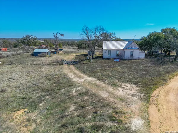 $695,000 | 6623 Starks Road, Mason, TX 76856