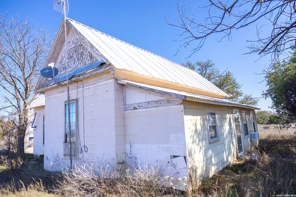 $695,000 | 6623 Starks Road, Mason, TX 76856