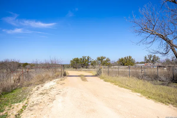 $695,000 | 6623 Starks Road, Mason, TX 76856