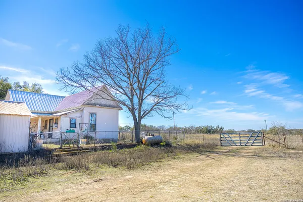 $695,000 | 6623 Starks Road, Mason, TX 76856