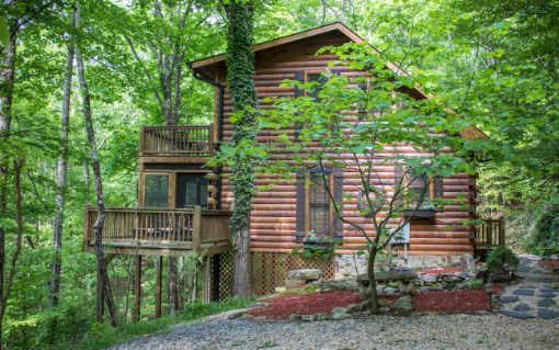 104 Broken Arrow Path Blue Ridge, GA 30513 - Photo 1 of 1 Main View