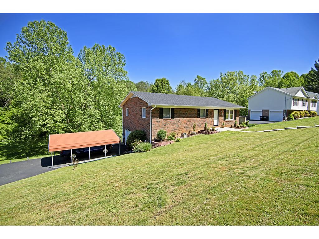 181 River Road Bluff City, TN 37618 - Photo 3 of 24 Photo 3