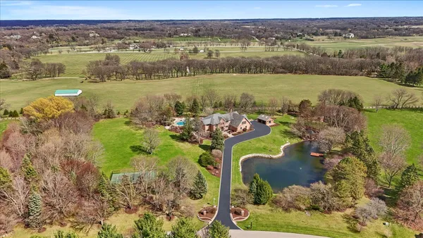 $1,800,000 | 8 Moate Lane, Barrington Hills, IL 60010