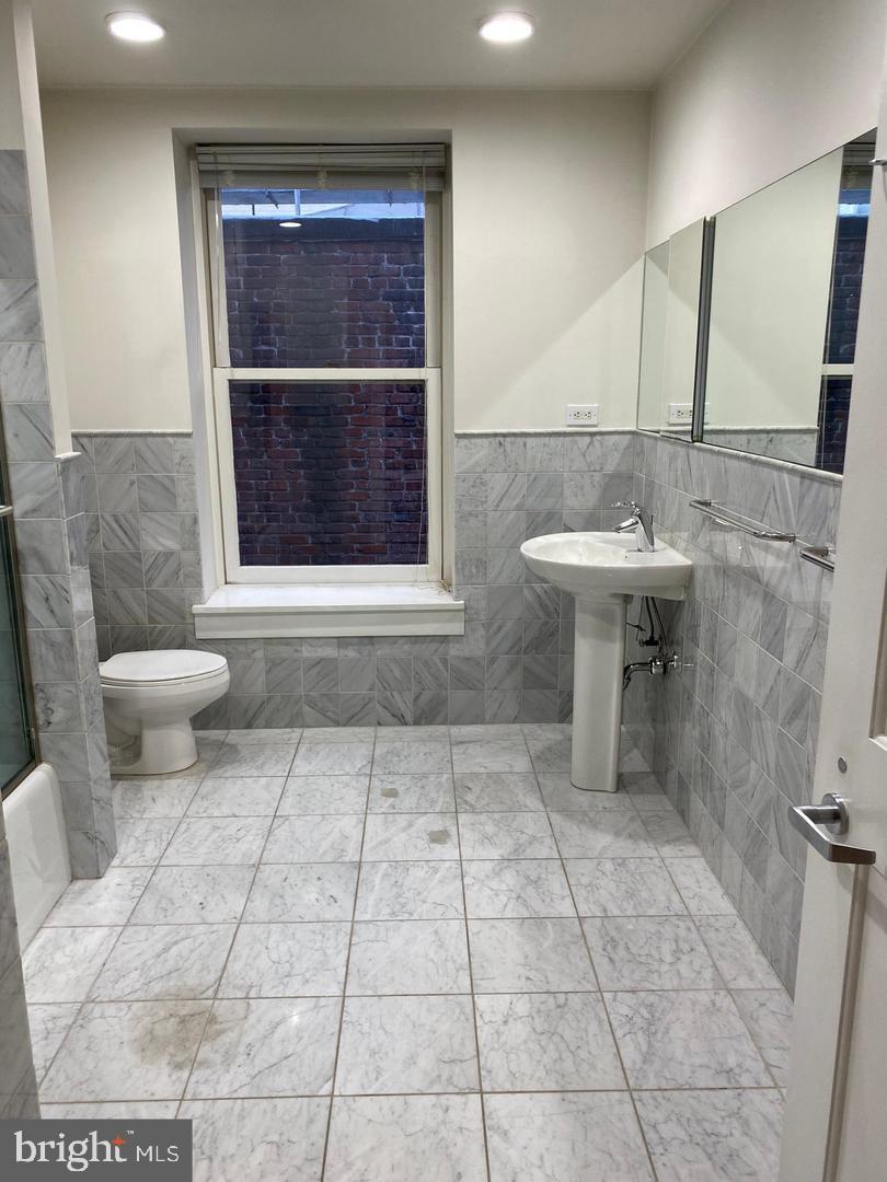 1615 Walnut Street, Unit 3 Philadelphia, PA 19102 - Photo 13 of 15 Main Bathroom