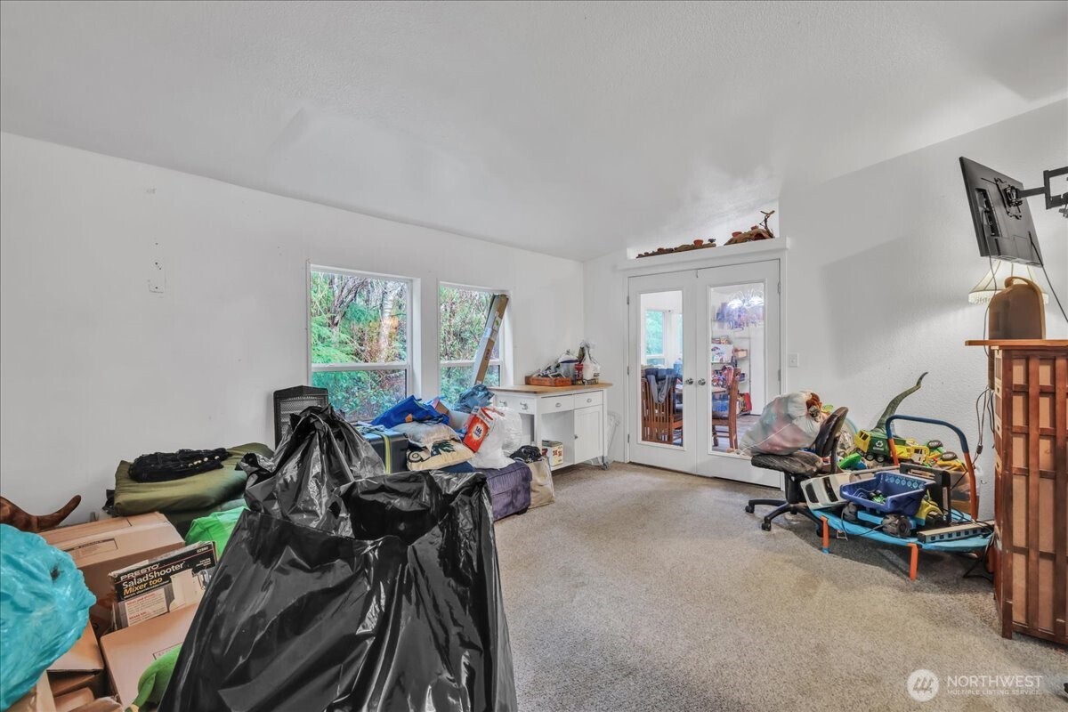 5 Cherokee Place Copalis Beach, WA 98535 - Photo 10 of 16 a view of a room with gym equipment