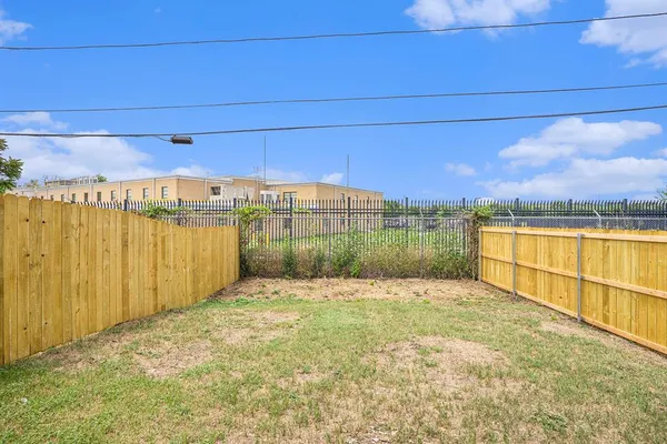 $1,425 | 2200 Brookes Street, Unit A, Fort Worth, TX 76105