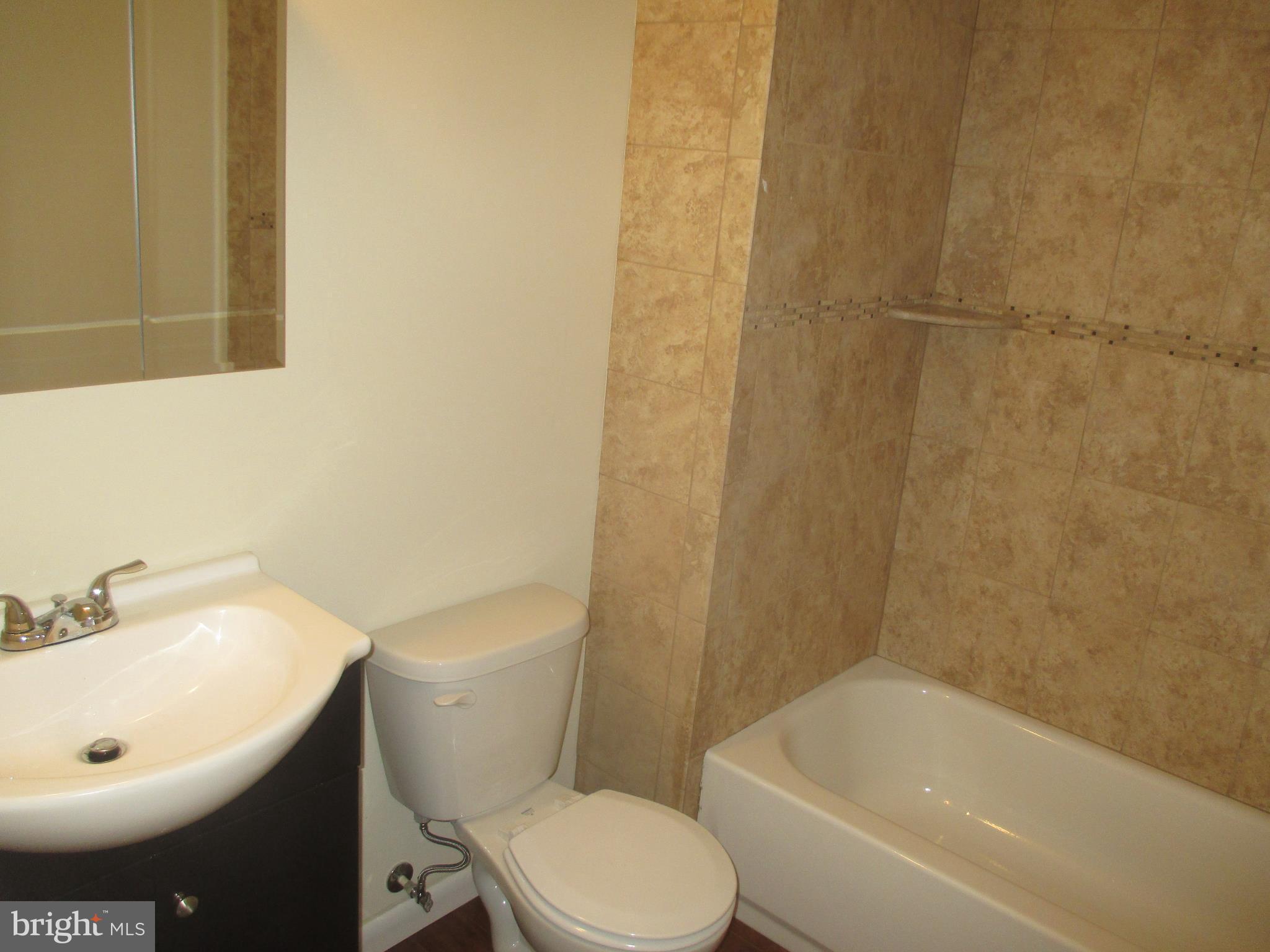 422 Big Elk Chapel Road Elkton, MD 21921 - Photo 8 of 12 Bath
