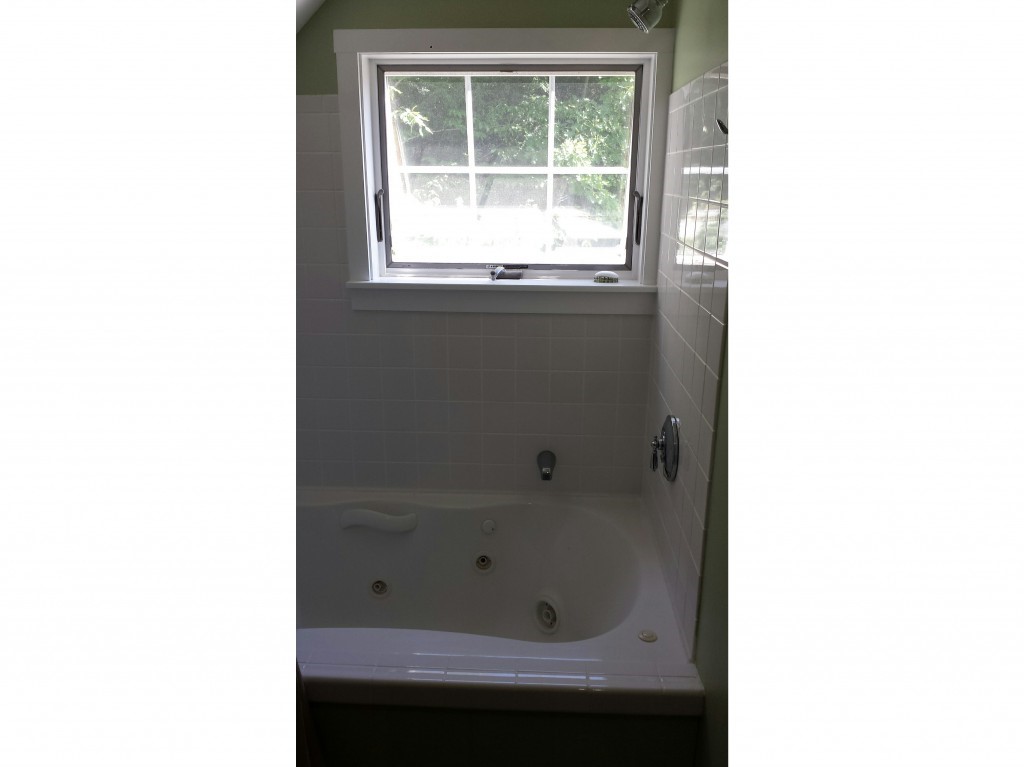 532 Coolidge Woods Road New Hampton, NH 03256 - Photo 8 of 17
