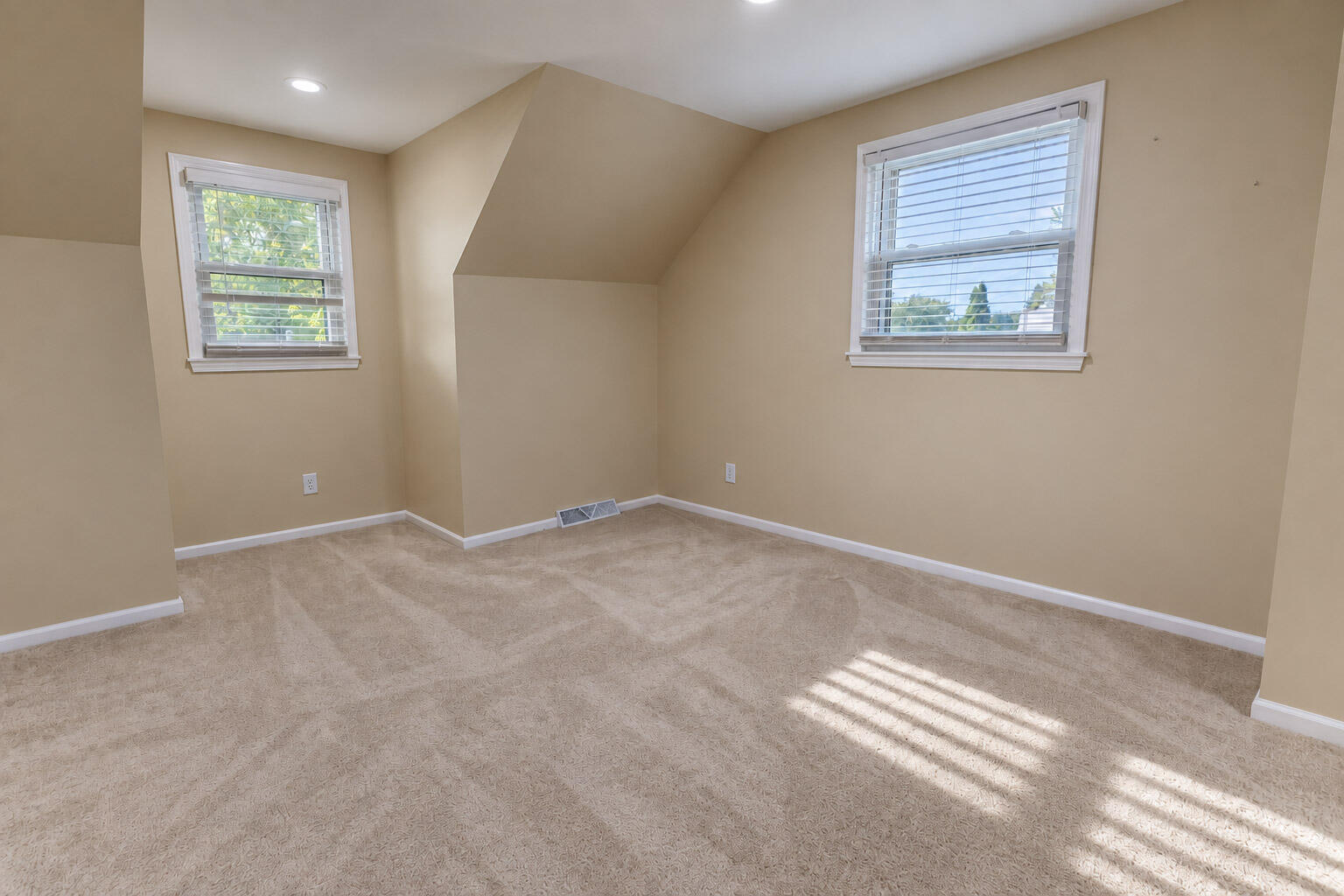 10166 South Nicholson Road Oak Creek, WI 53154 - Photo 12 of 22 16-7ec89624-126a-4ffb-80e4-fab775842f4f