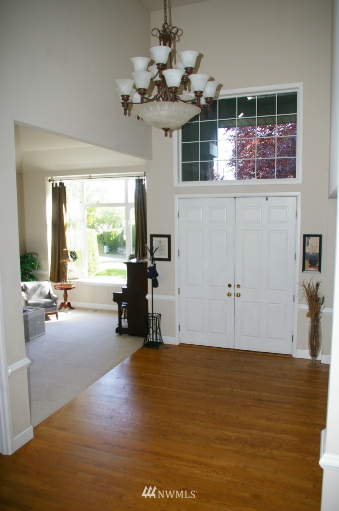 20704 35th Drive Southeast Bothell, WA 98021 - Photo 4 of 15 Gallery Image 4