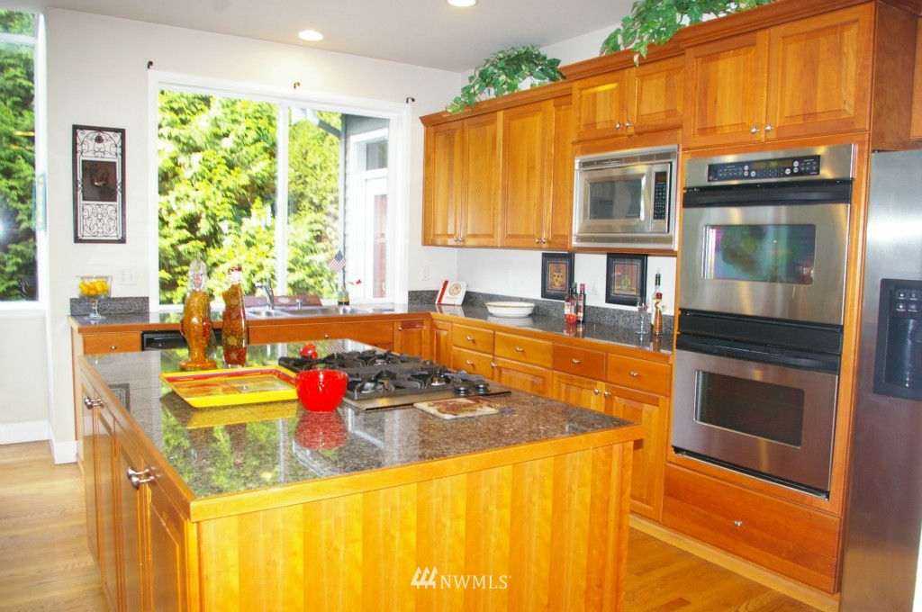 20704 35th Drive Southeast Bothell, WA 98021 - Photo 9 of 15 Gallery Image 9