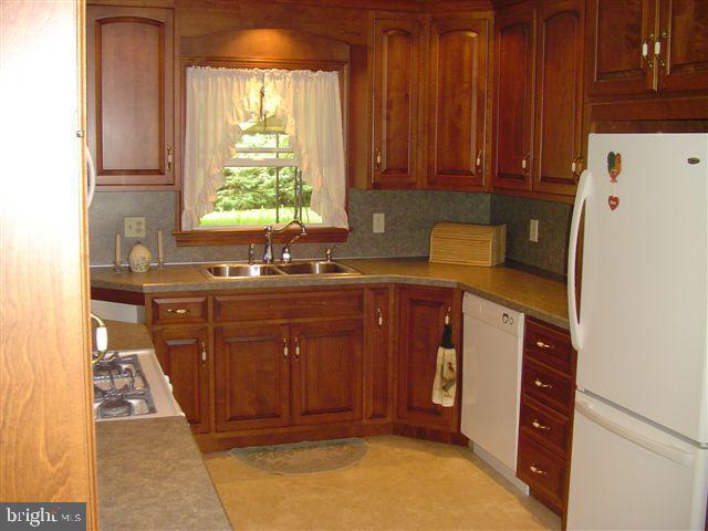 746 Marticville Road Pequea, PA 17565 - Photo 2 of 14 Gallery Image 2
