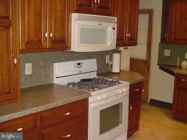 746 Marticville Road Pequea, PA 17565 - Photo 3 of 14 Gallery Image 3