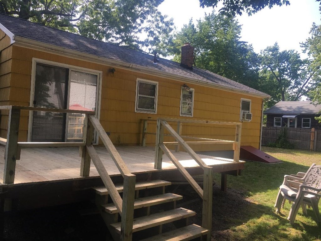 37 Alice Street Springfield, MA 01109 - Photo 3 of 4