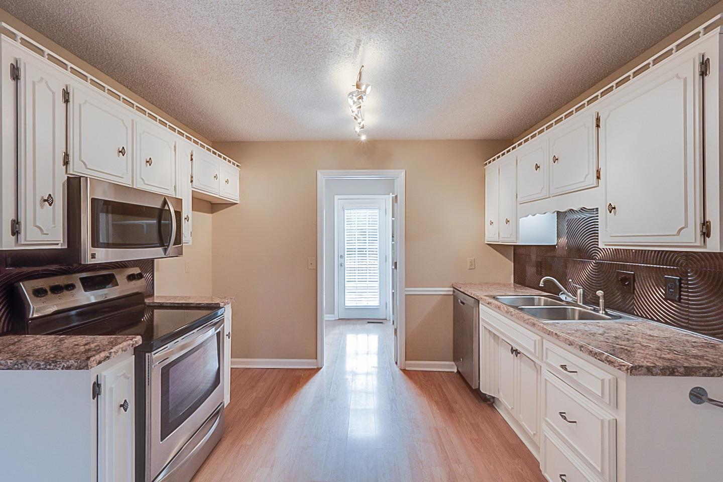 3425 Ridgefield Drive Murfreesboro, TN 37129 - Photo 3 of 20 Gallery Image 3