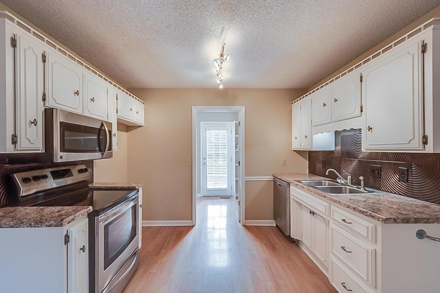 3425 Ridgefield Drive Murfreesboro, TN 37129 - Photo 7 of 20 Gallery Image 7