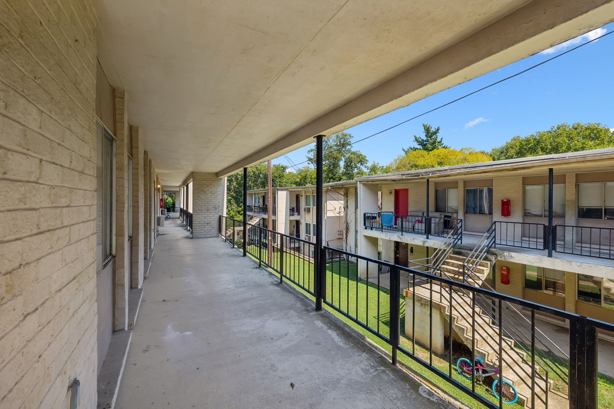 550 Harding Place, Unit D113 Nashville, TN 37211 - Photo 18 of 20 a view of a house with a porch