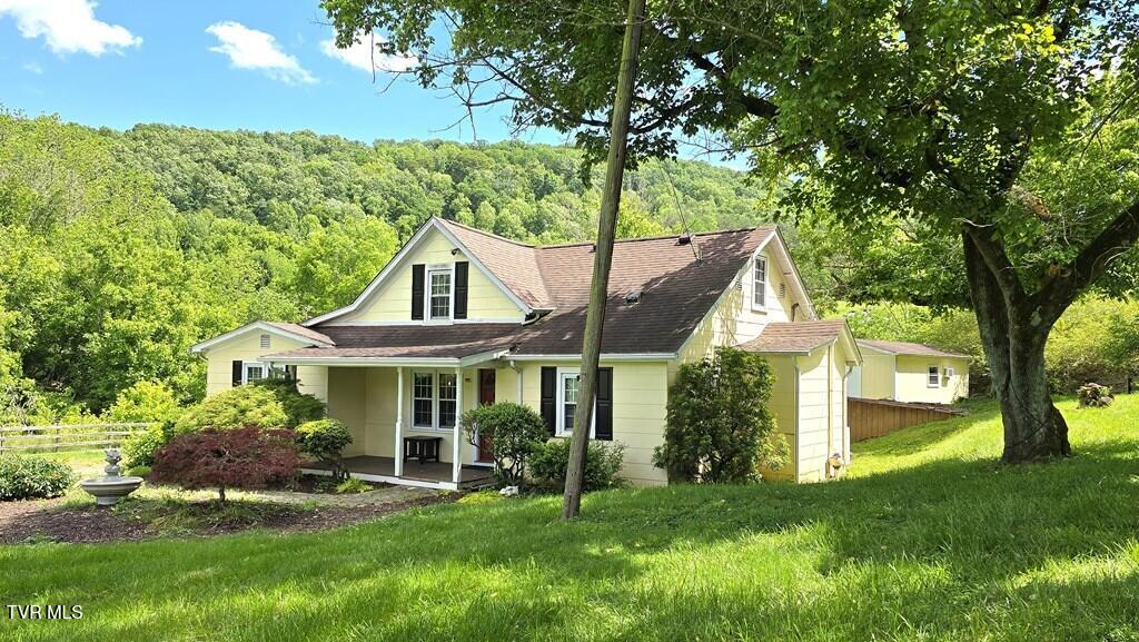 1229 Cooks Valley Road Kingsport, TN 37664 - Photo 2 of 54 99940_1