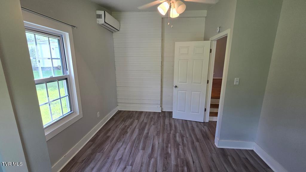 1229 Cooks Valley Road Kingsport, TN 37664 - Photo 41 of 54 99940_38