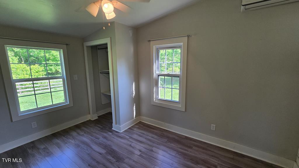 1229 Cooks Valley Road Kingsport, TN 37664 - Photo 42 of 54 99940_39