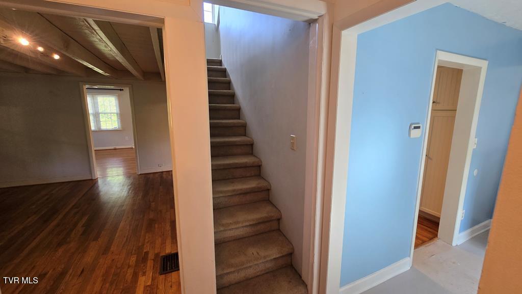 1229 Cooks Valley Road Kingsport, TN 37664 - Photo 49 of 54 99940_56