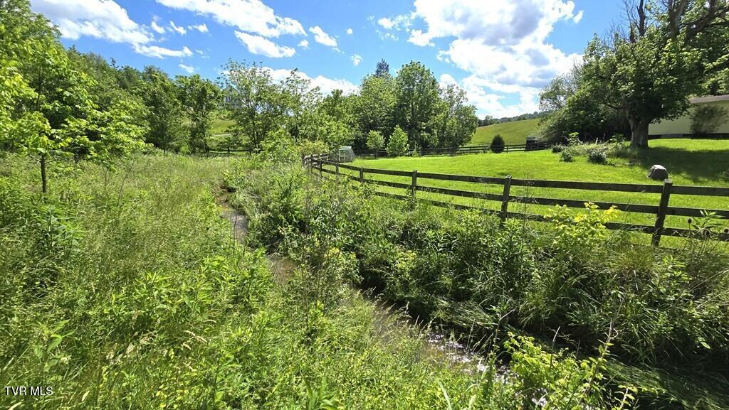 1229 Cooks Valley Road Kingsport, TN 37664 - Photo 9 of 54 99940_8