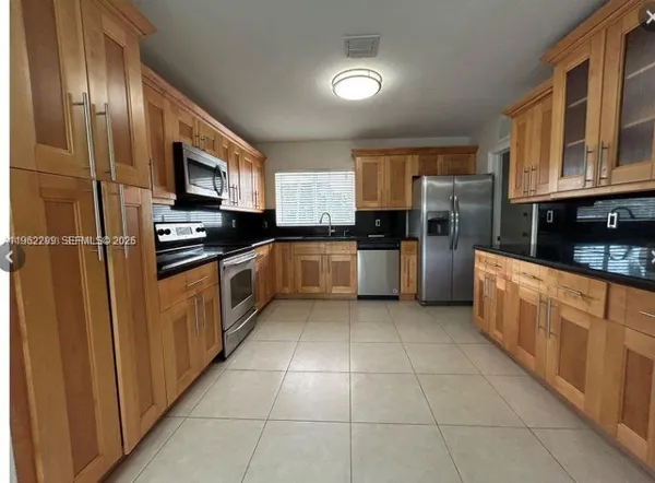 $4,850 | 8791 Southwest 87th Street, Miami, FL 33173