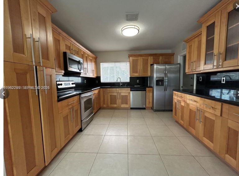 8791 Southwest 87th Street Miami, FL 33173 - Photo 5 of 11