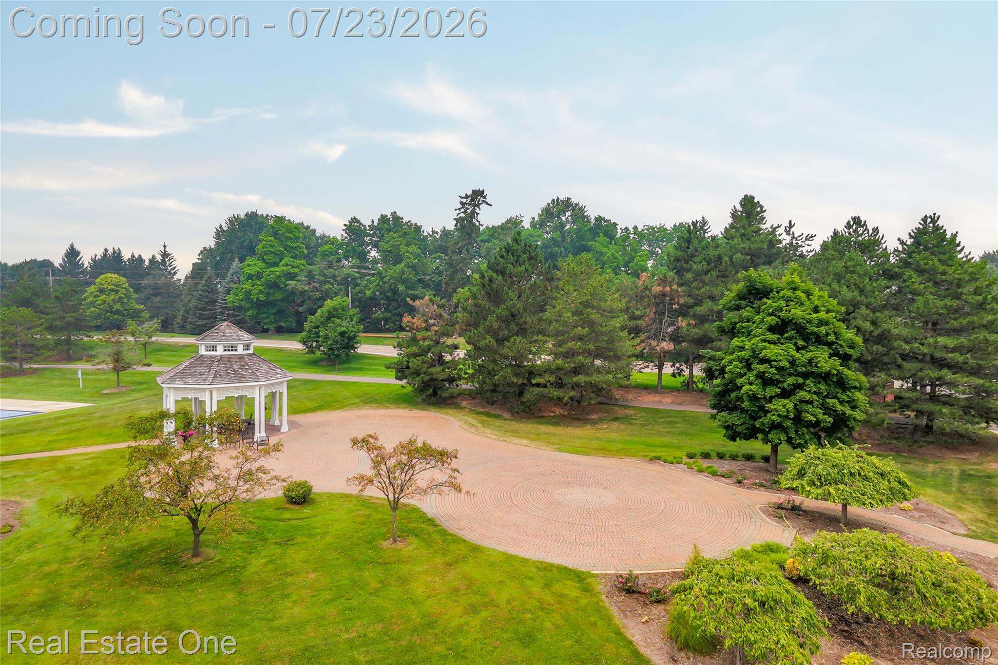3570 Tremonte Circle, Unit 282 Rochester, MI 48306 - Photo 39 of 44 Community Gazebo