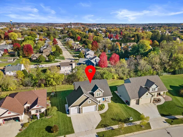 $499,900 | 425 Chapel Hill Drive, Johnson Creek, WI 53038