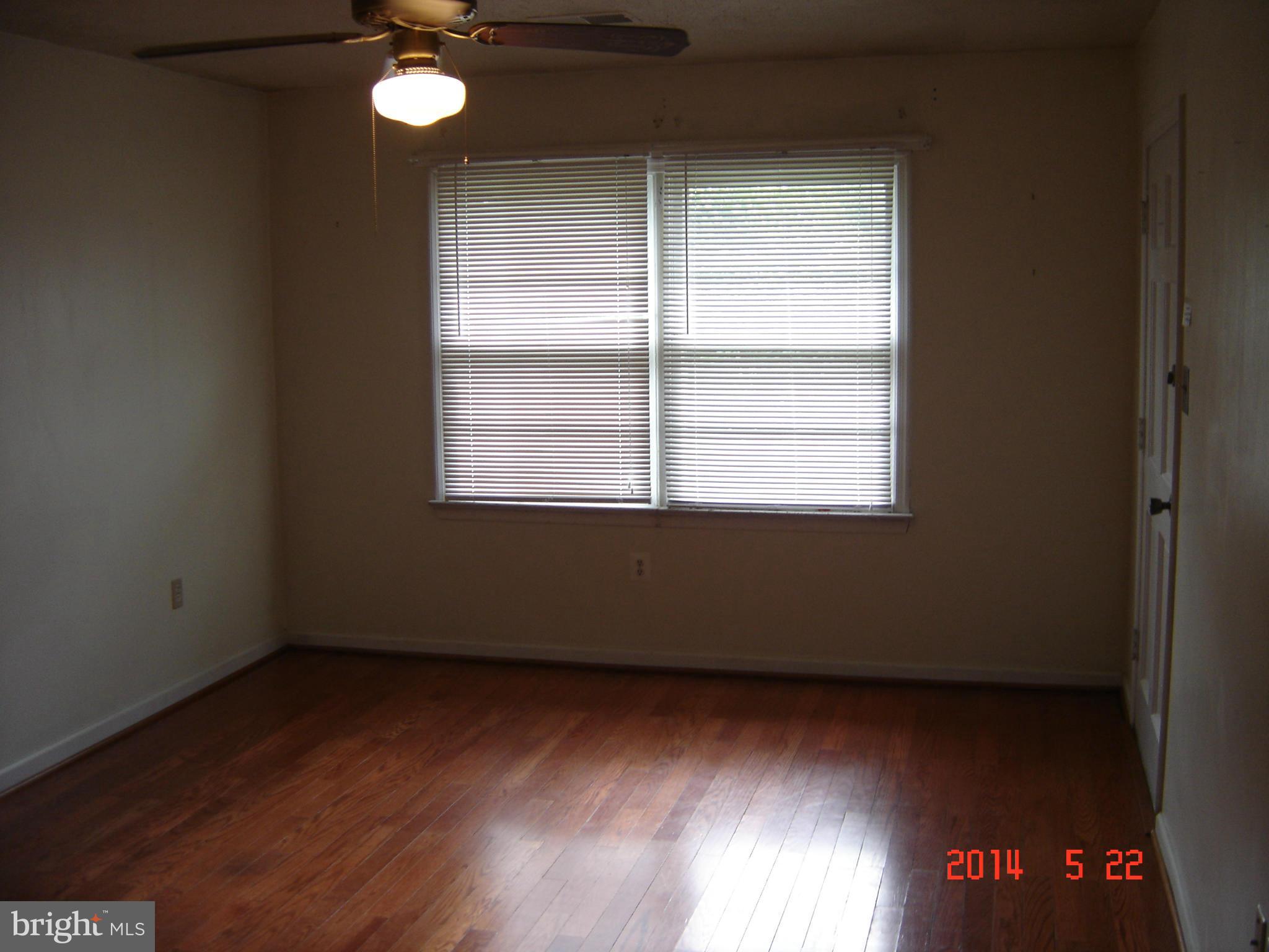 351 Ritenour Street Front Royal, VA 22630 - Photo 5 of 6 Living Room