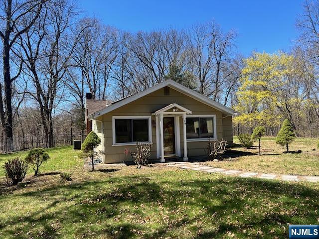 19 Crescent Wayne, NJ 07470 - Photo 3 of 17