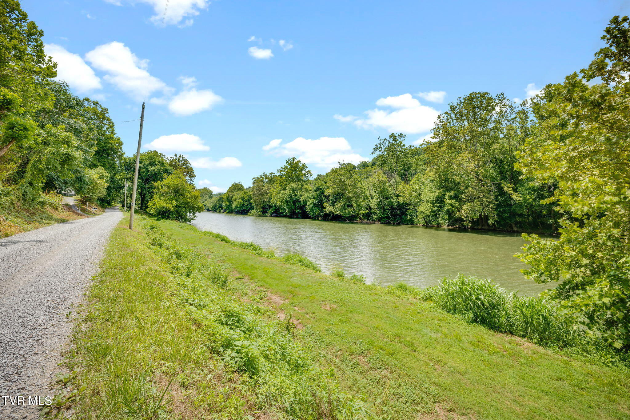 10262 Horton Ford Road Eidson, TN 37731 - Photo 2 of 44 017