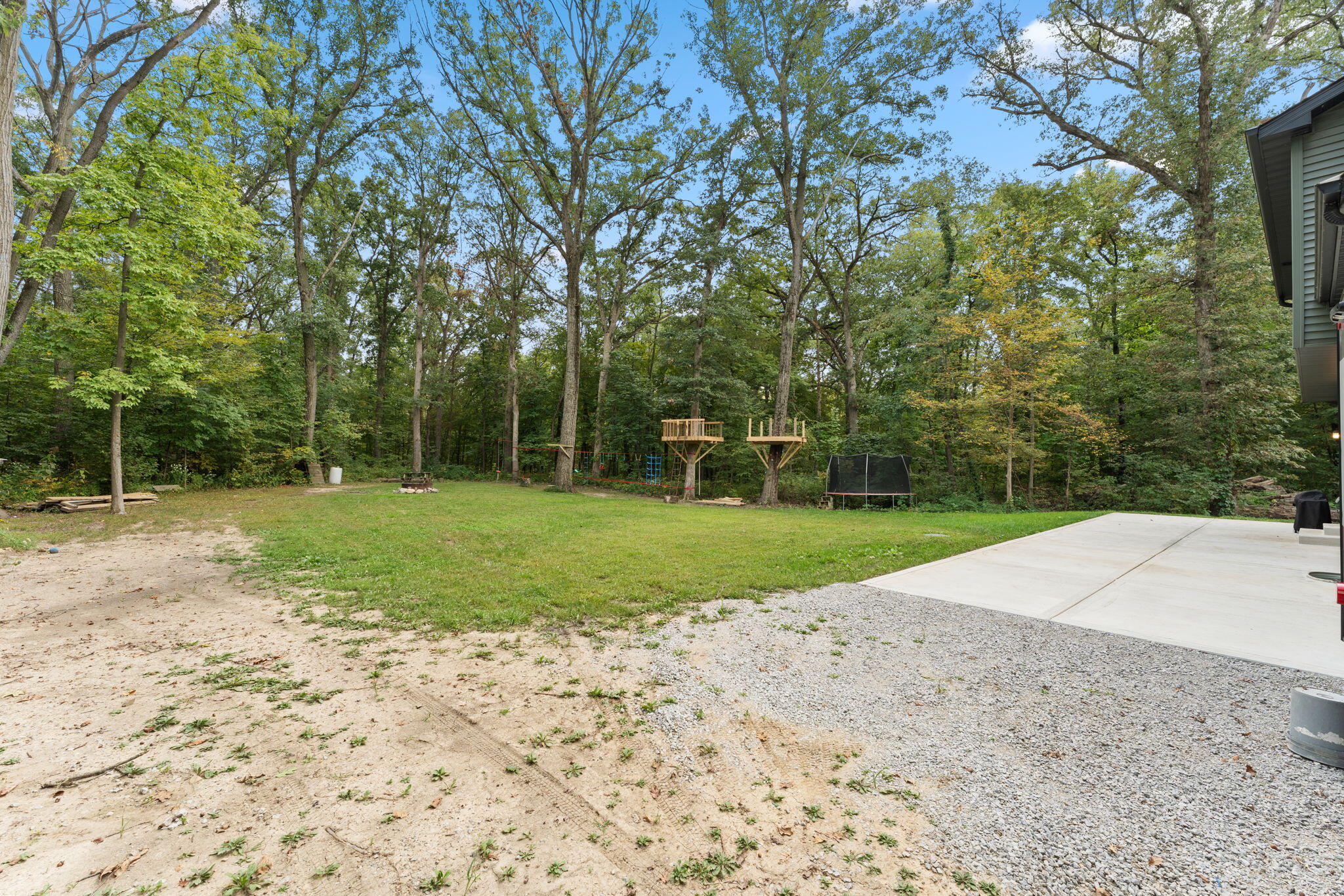 17233 Tapper Street Lowell, IN 46356 - Photo 32 of 39 2048x1365