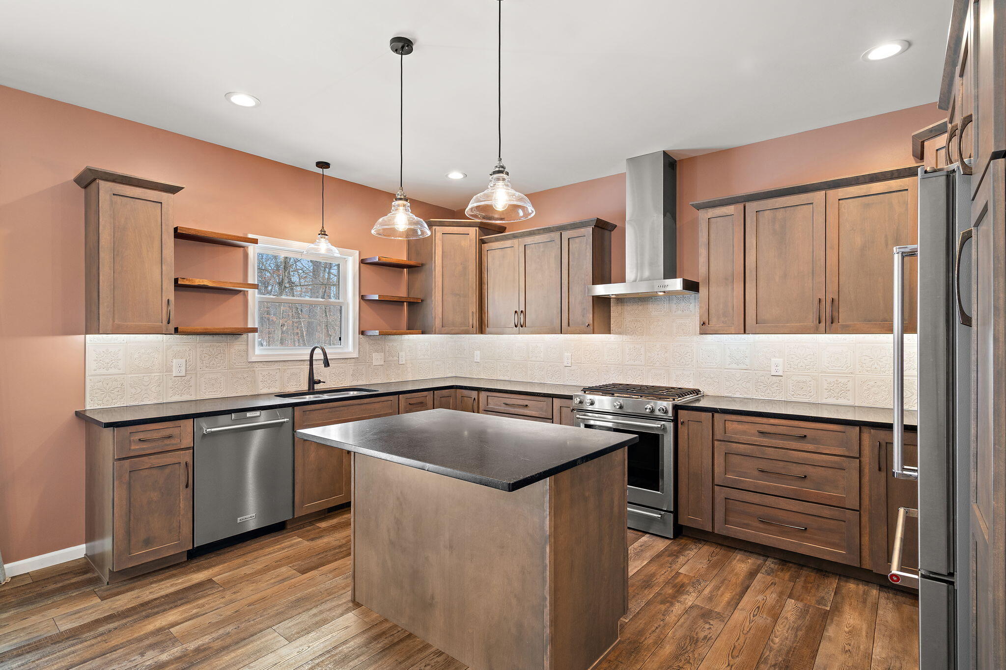 17233 Tapper Street Lowell, IN 46356 - Photo 8 of 39 2048x1365