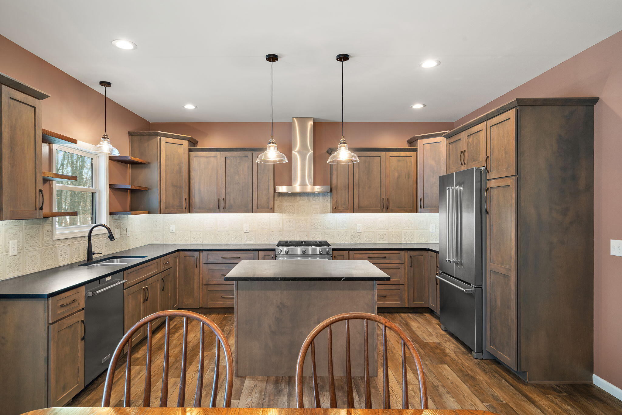 17233 Tapper Street Lowell, IN 46356 - Photo 9 of 39 2048x1365